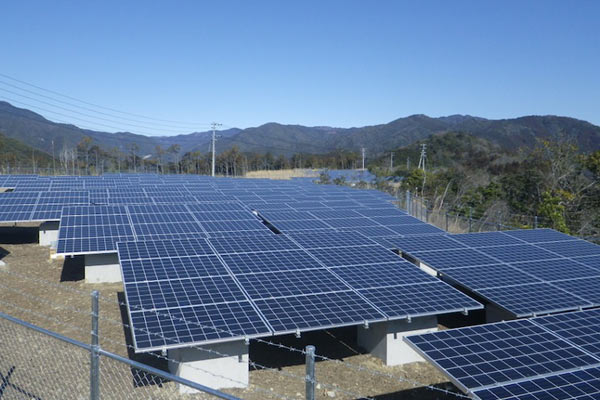 Post-mining sites are used to set up solar panels.