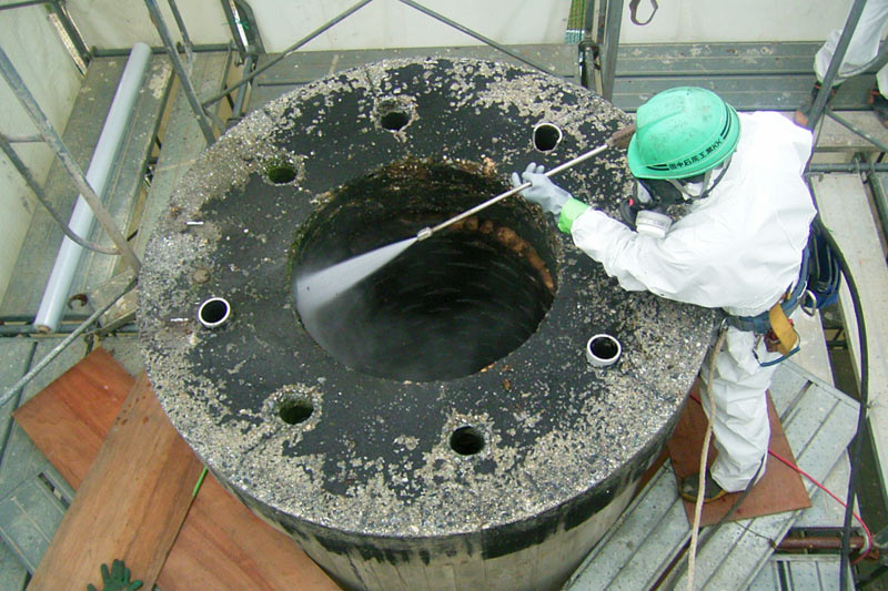 ダイオキシン汚染焼却炉解体撤去事業